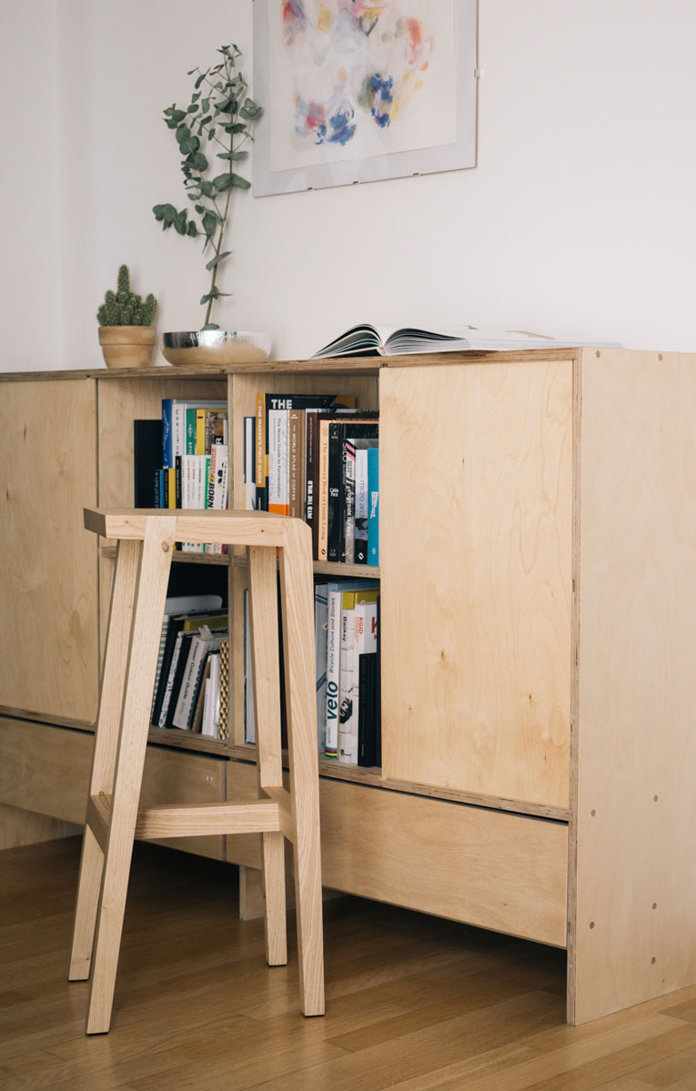 stool-and-bookshelf